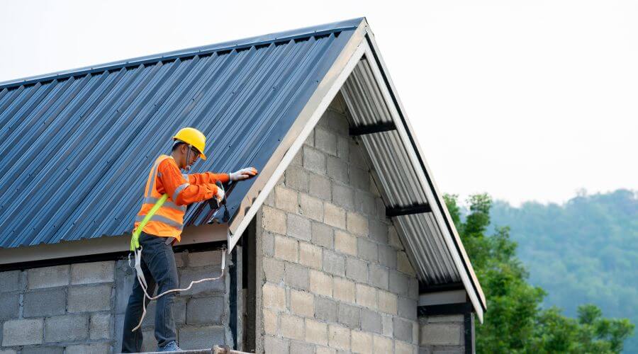 Professional gutter cleaning in Smithfield, OH